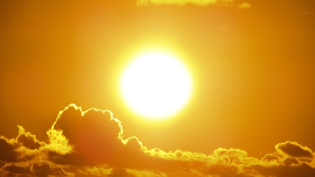 slunce, léto, dominantní dodavatelé zdražují plyn