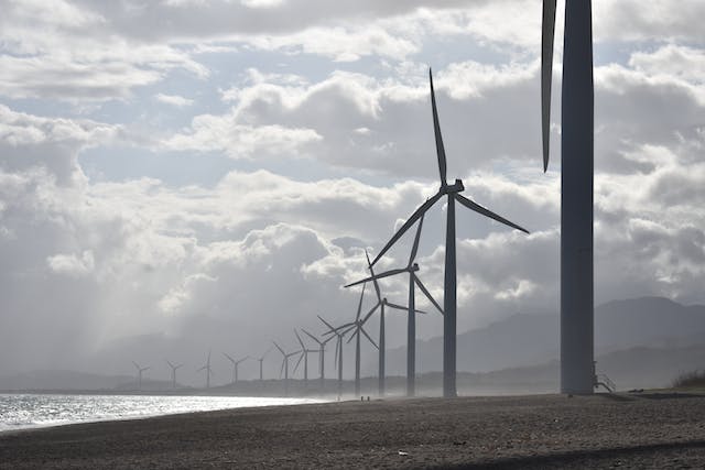 pobřežní větrné elektrárny, srovnání cen elektřiny 2024